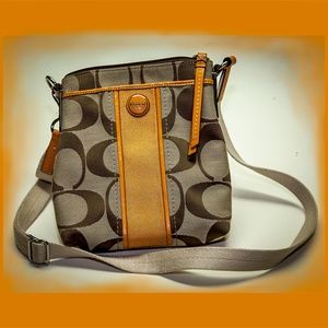 Coach crossbody bag in signature canvas